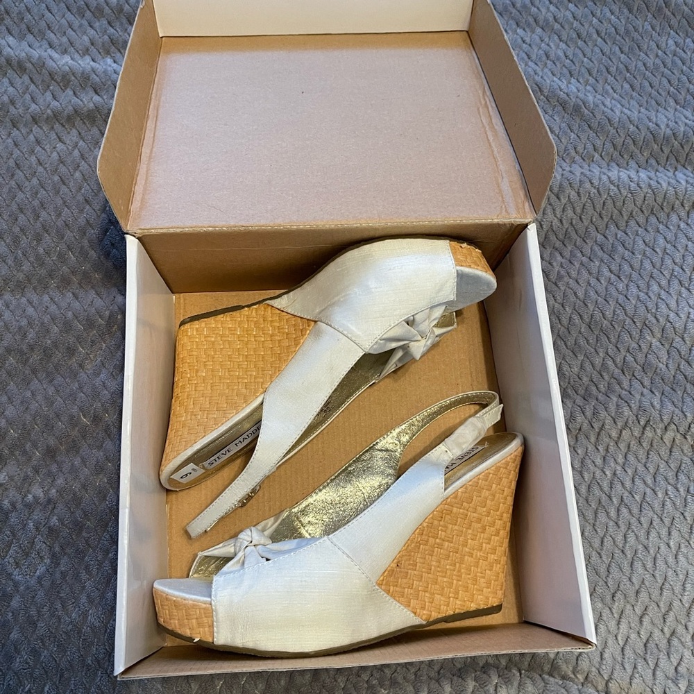 Steve Madden White Wedges